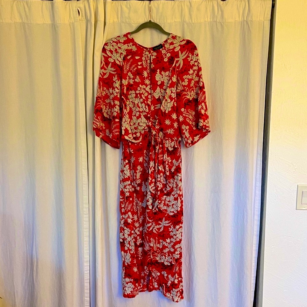 NWT Topshop Red and White Vintage Inspired Floral Dress 🙌